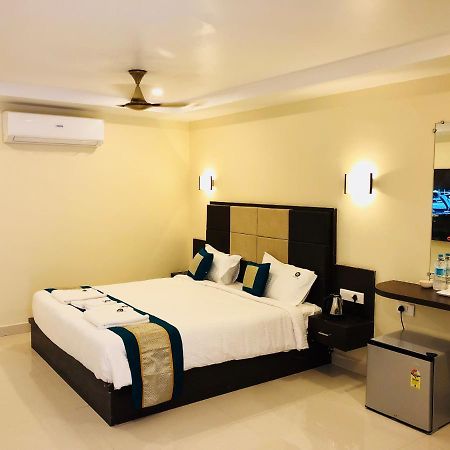Hotel Fortune M R Grands Suluru Esterno foto