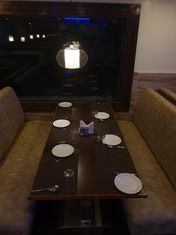 Hotel Fortune M R Grands Suluru Esterno foto