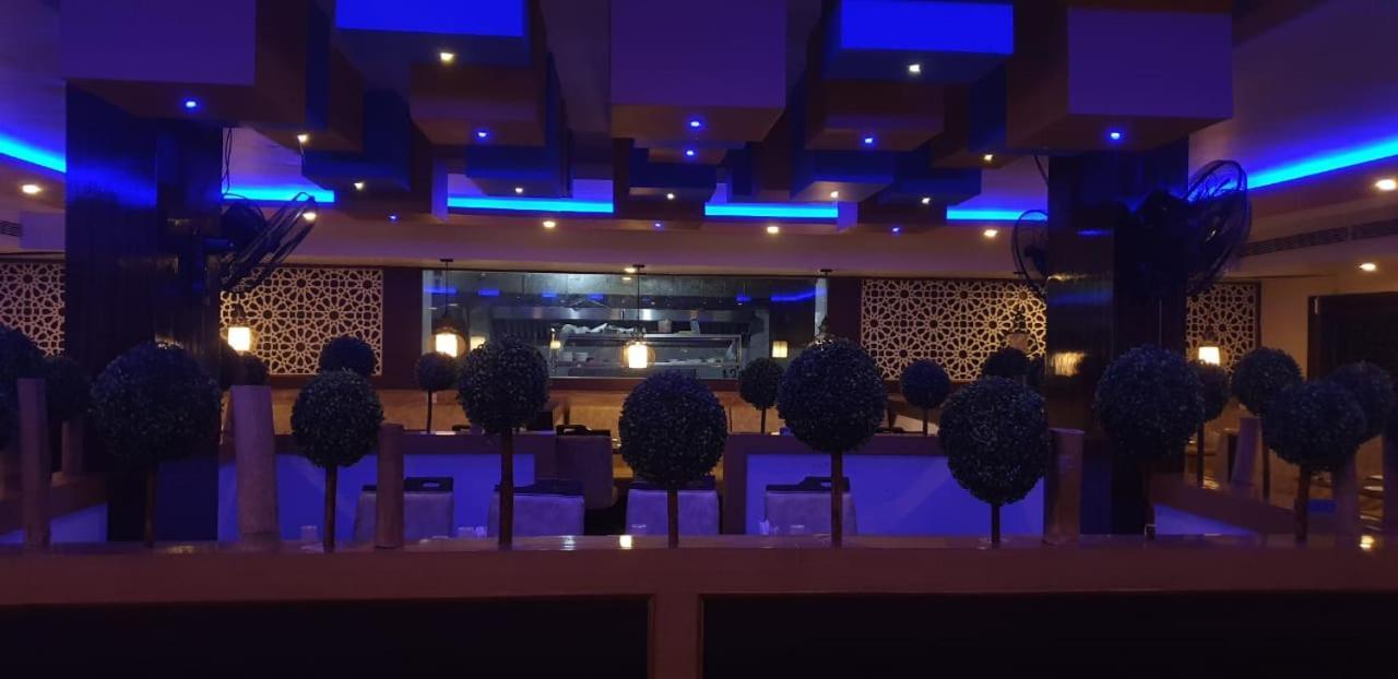 Hotel Fortune M R Grands Suluru Esterno foto