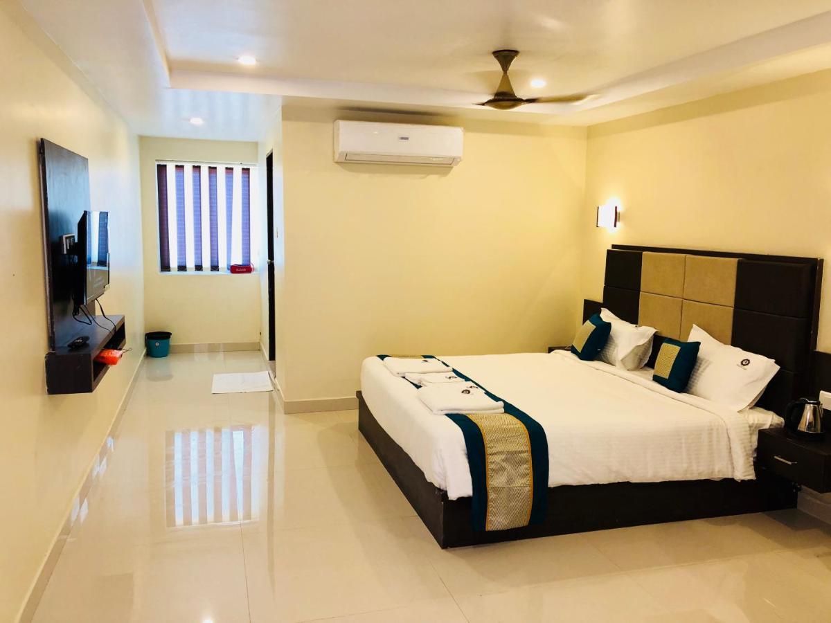 Hotel Fortune M R Grands Suluru Esterno foto