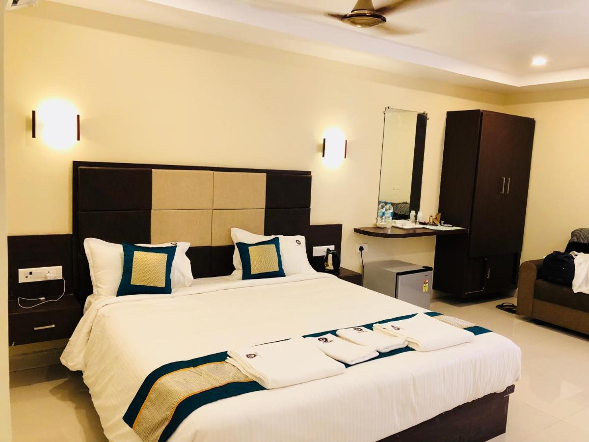 Hotel Fortune M R Grands Suluru Esterno foto